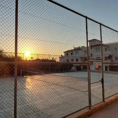 Poolisde With Gym And Tennis *